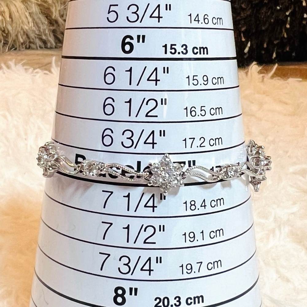 Gorgeous 925 silver CZ costume bling tennis bracelet​ - Picture 2 of 8